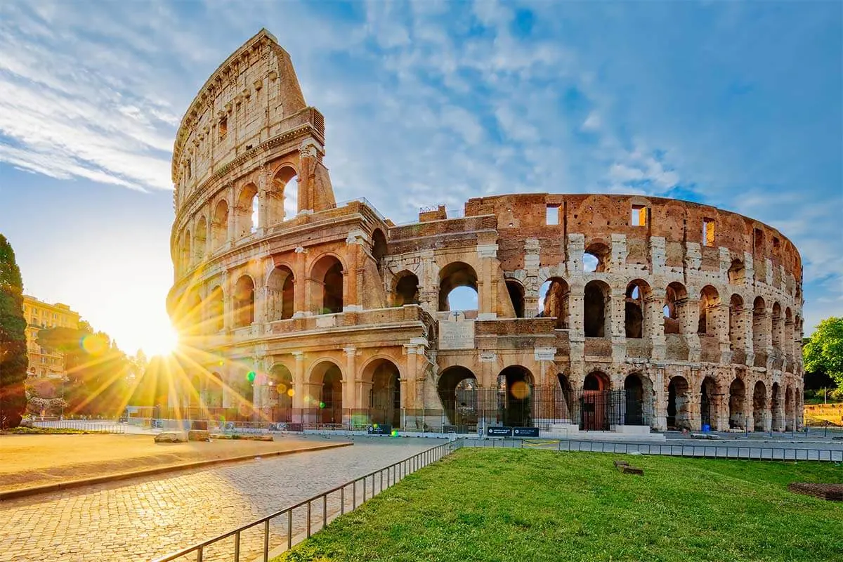 Colosseum Bangunan Paling Bersejarah di Roma