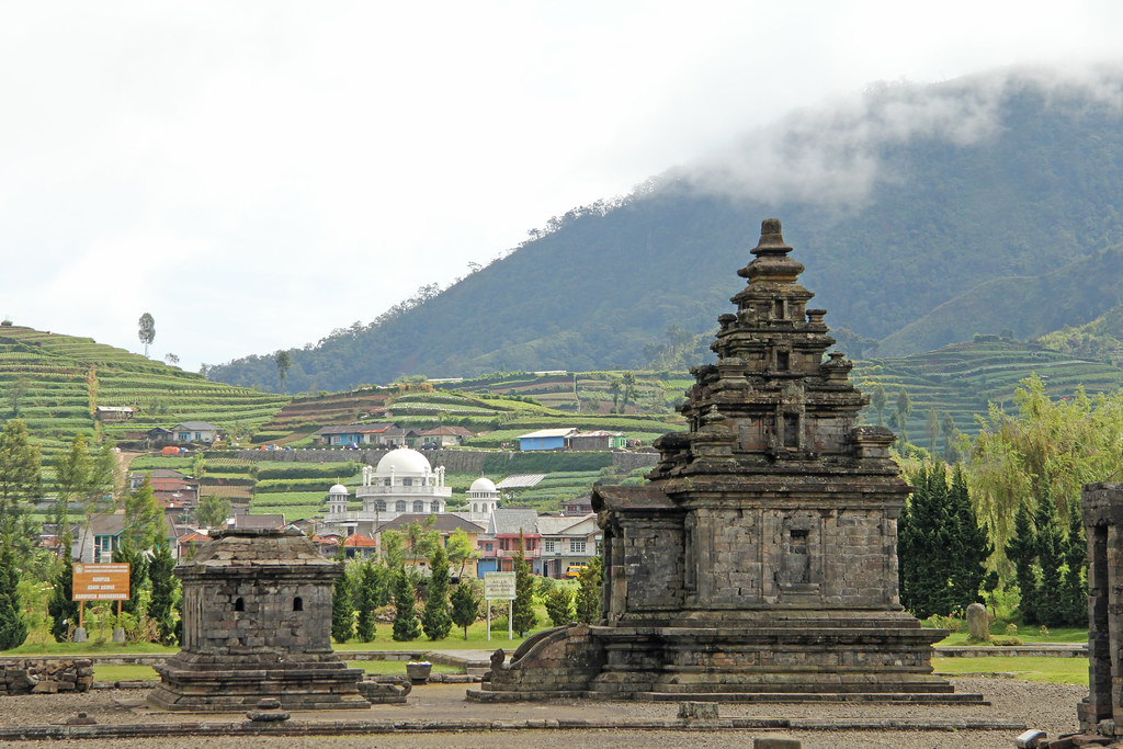 Sejarah Tentang Candi Dieng