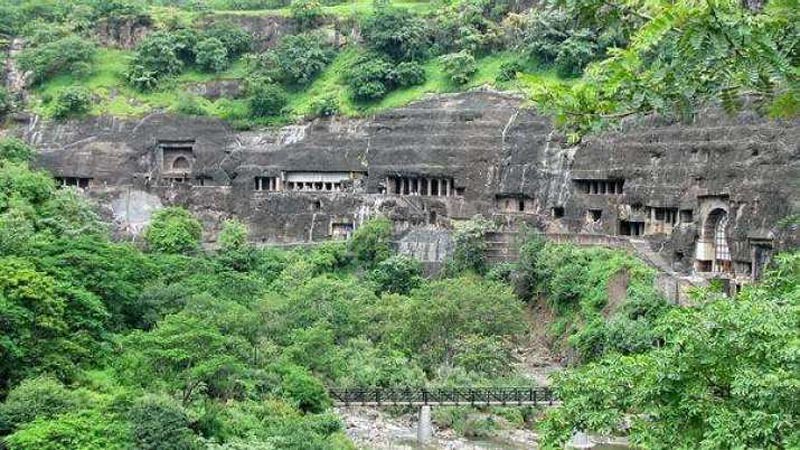 Mengenal Gua Ajanta Peninggalan Sejarah Agama Buddha