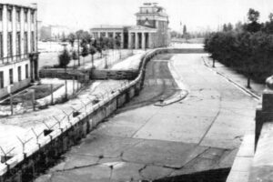 Sejarah Kelam Tembok Berlin