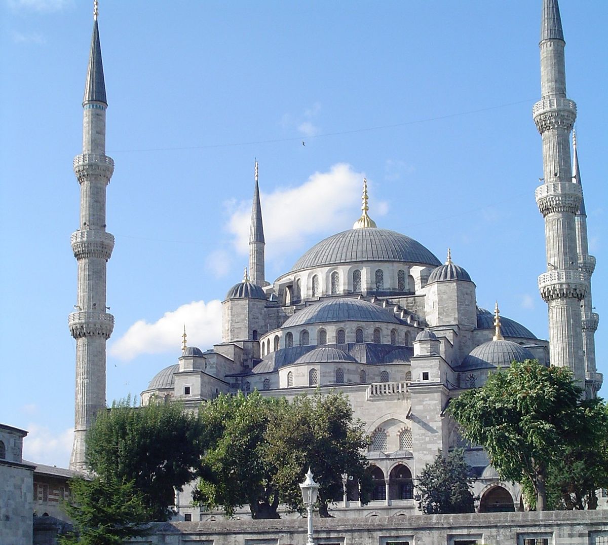 Masjid Sultan Ahmed "Masjid Biru" Peninggalan Sejarah Era Ottoman