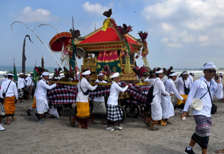 Sejarah Asal Usul Adanya Upacara Melasti Yang Dilakukan Di Bali