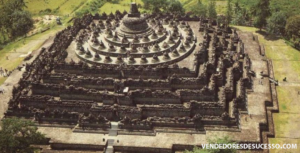 Candi Borobudur: Asal Usul Monumen Buddha Terbesar di Dunia
